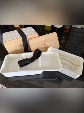 Sea World Annual Pass Exclusive Bamboo & White Eco Bento Box Set with Utensils
